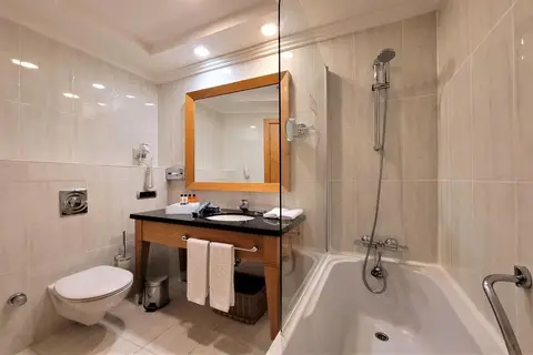 Wyndham Grand Izmir Özdilek Thermal & Spa in Konak — foto 23
