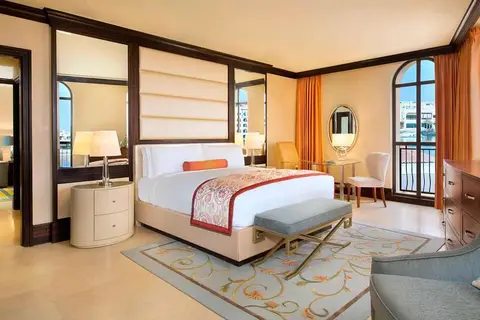 The Ritz-Carlton Abu Dhabi Grand Canal in الروضة — foto 3