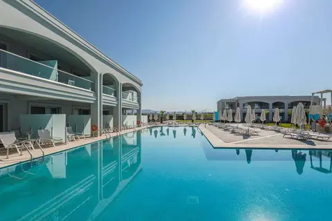Blue Lagoon Queen in Καλύβες Πολυγύρου