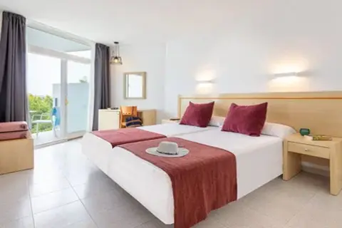 Hotel Vibra Riviera in Sant Josep de sa Talaia — foto 25