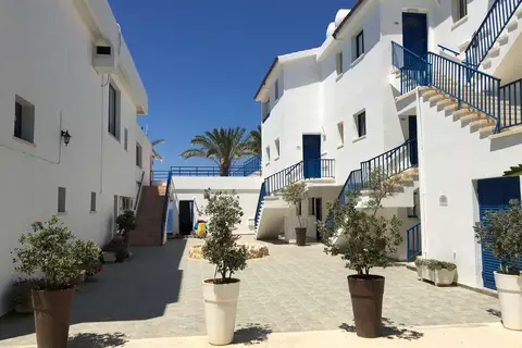 Vrachia Beach Hotel & Suites in Kissonerga — foto 4