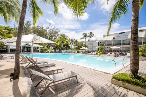 Le Peninsula Bay Beach Resort & Spa in Beau Vallon VCA