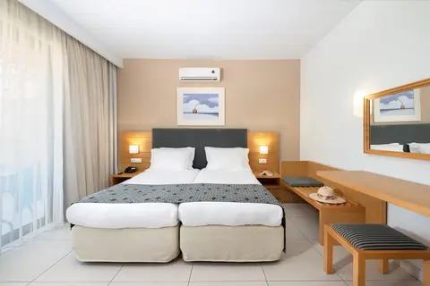 Iolida Beach Hotel in Agia Marina — foto 30