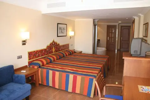 Hotel Mediterráneo Bay in Roquetas de Mar — foto 28