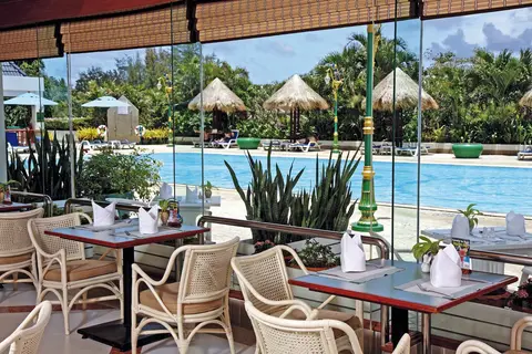 Andaman Beach Suites Hotel in ตำบลป่าตอง — foto 3