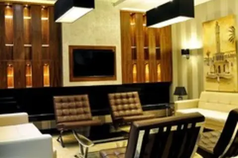Avin Hotel in Konak — foto 3