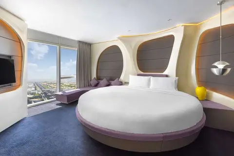 V Hotel Dubai Curio Collection by Hilton in دبي — foto 6