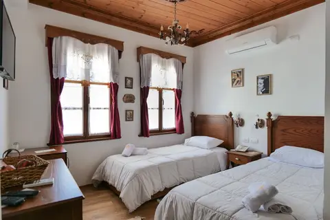 Hotel Bineri in Gjirokastra — foto 13