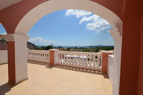 Paradiso Apartments in Ypsos — foto 2