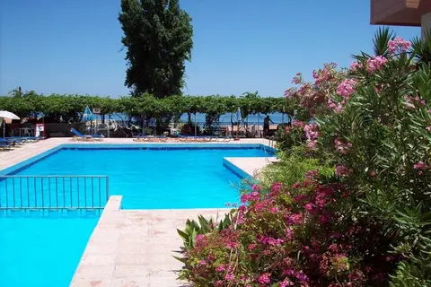 Ekavi Apartments in Agia Marina