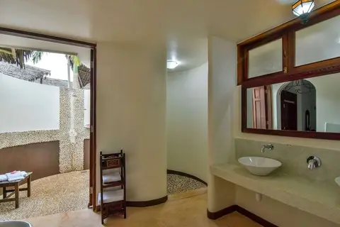 Kena Beach Hotel in Matemwe Beach Village — foto 18