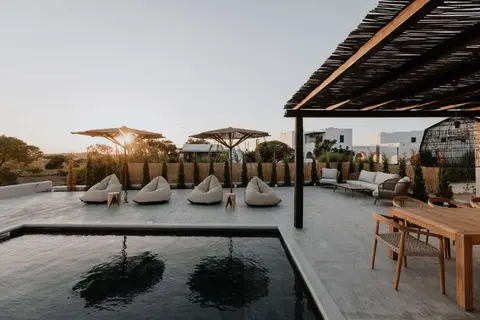 Onym Curated Villas in Plaka