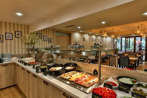 Hotel Harmony by Aycon in Petrovac na Moru — foto 6
