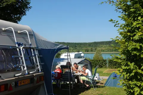 Camping Le Grand Lac in Clairvaux-les-Lacs — foto 8