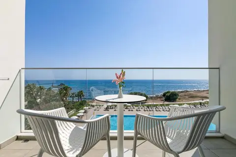 Ivi Mare - Designed for adults by Louis Hotels in Geroskipou — foto 3