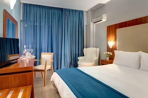 Polis Grand in Athene — foto 24