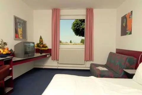 Lifehotel Vienna Airport in Fischamend