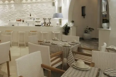 Nissaki Boutique Hotel in Πλατύς Γιαλός — foto 4