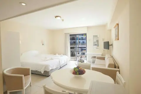 Tsokkos Gardens Hotel Apartments in Παραλίμνι — foto 4