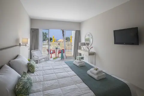 Leonardo Laura Beach & Splash Resort in Paphos — foto 28