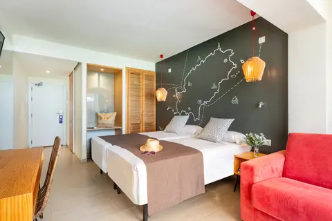 Hotel Vibra Cala Tarida in Sant Josep de sa Talaia, foto 13