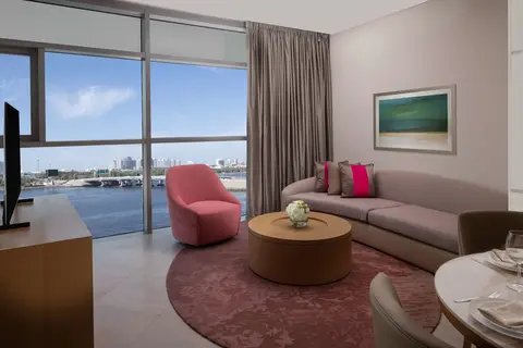 Hilton Dubai Creek Residences in Dubai — foto 18