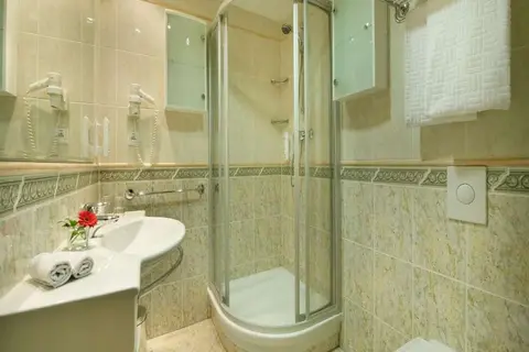 Ramada by Wyndham Airport Prague in Praag, foto 11