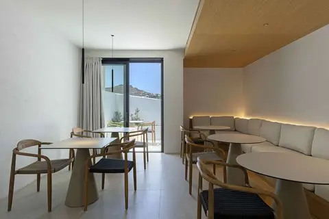 Cubic Hotel in Ορνός — foto 19