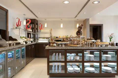 Traders Hotel Qaryat Al Beri in ربدان — foto 6