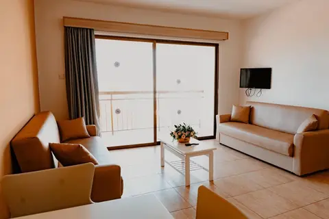 Penelope Beach Hotel in Παραλίμνι — foto 15