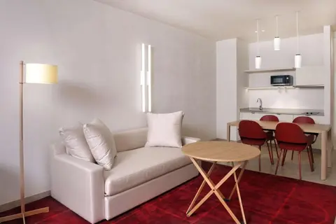 Doubletree By Hilton Ben Guerir Hotel & Residences in Ben Guerir, foto 4