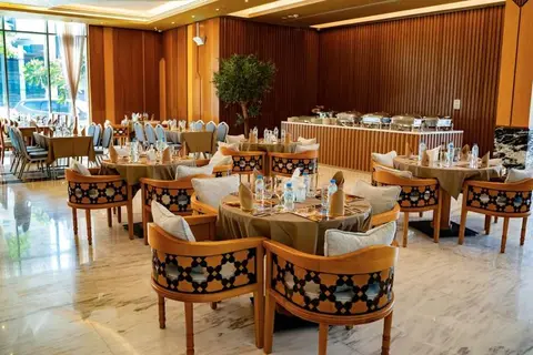 Luxe Grand Hotel Appartementen in Sharjah — foto 12
