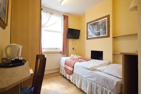 Dolphin Hotel in Londen — foto 13