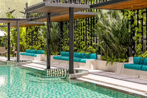 Outrigger Surin Beach Resort in ตำบลเชิงทะเล — foto 2