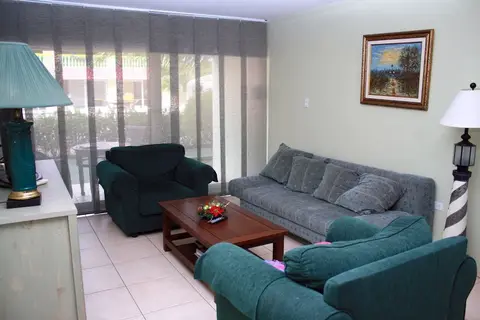 Del Rey Apartments in Noord — foto 8