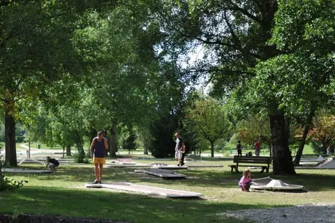 Camping 3 Lacs Du Soleil in Trept — foto 11