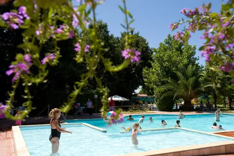 Hu I Pini Village in Fiano Romano — foto 8