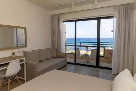 Venus Beach in Paphos — foto 14