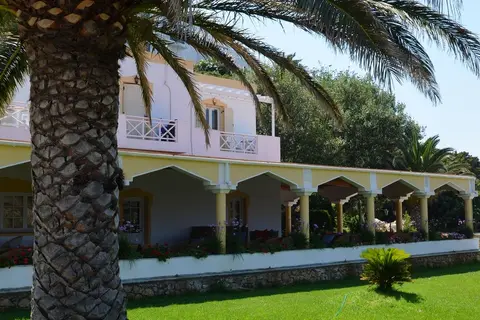 Dolphin Bay Seaside Resort & Suites in Γαλησσάς — foto 8