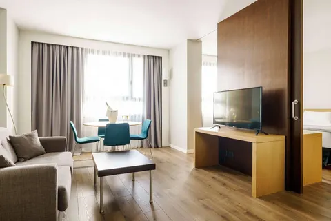 Hotel ILUNION Valencia 4 foto 7