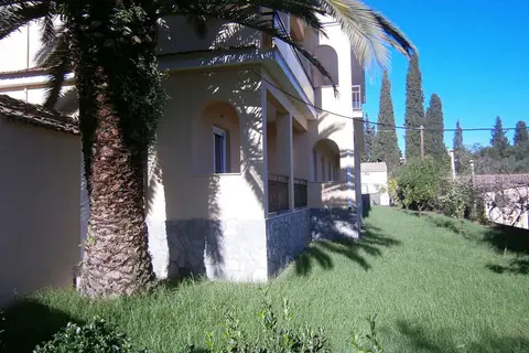 Dimitra Apartments in Γουβιά — foto 9