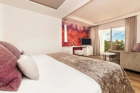 Insotel Tarida Beach Resort & Spa in Urbanització Cala Tarida — foto 21