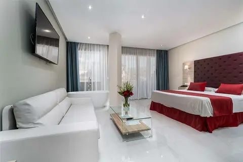 Hotel Los Arcos Nerja in Nerja — foto 20