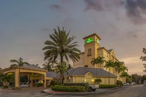 La Quinta Inn & Suites by Wyndham Miami Airport West in Miami
