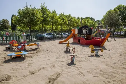 Baia Holiday Gasparina in Castelnuovo del Garda — foto 22