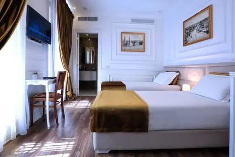 Eler Hotel in Tirana — foto 22