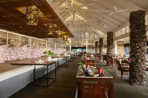 Taj Coral Reef Resort & Spa, Maldives in Nooraanee Shop, foto 18