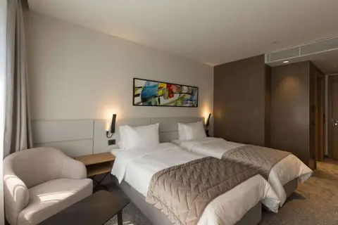 Hotel Mona Plaza in Belgrado — foto 23