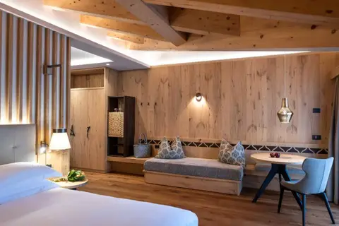Hotel Ciampedie Luxury Alpine Spa in San Giovanni di Fassa — foto 17