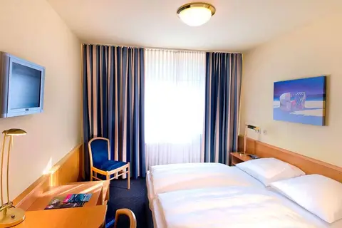 Tryp by Wyndham Lubeck Aquamarin Hotel in Lübeck — foto 13